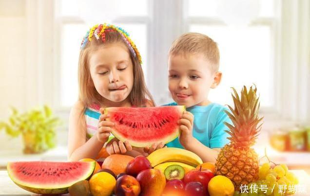 8岁孩童深夜猝死,医生说出原因后,妈妈由愤怒