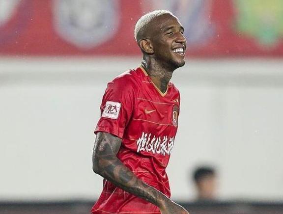 鲁能对阵恒大赛前安排确定,塔神之争成看点,U