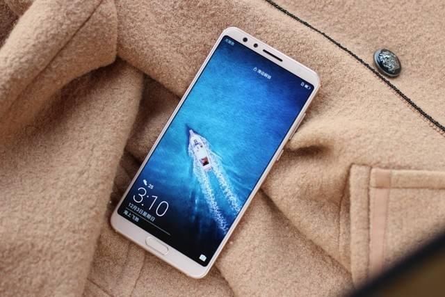 价格直逼小米8 SE,华为Nova2s能否东山再起