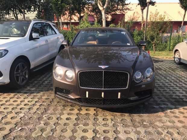宾利飞驰4.0V8S棕色四座小桌板现车介绍外观内饰可分期 宾利飞驰4.0V8S棕色四座小桌板现车介绍外观内饰可分期