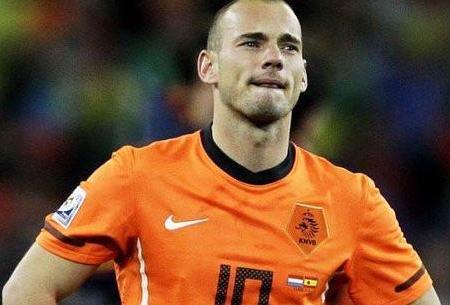 世界足坛10大经典前腰: 卡卡、哈维、皮尔洛垫