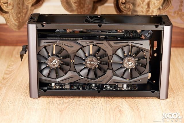 Asus XG-STATION-PRO 雷电3外置显卡盒 评测