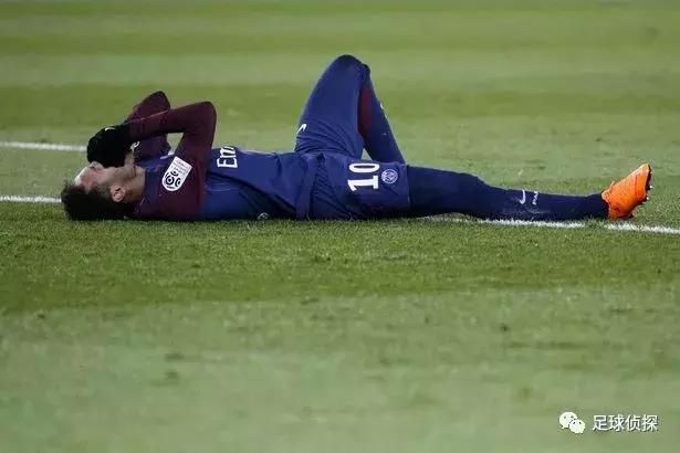 踢球者:曼联领先拜仁神锋争夺战!西媒:皇马今夏