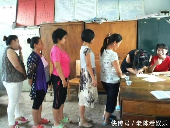 国家给独生子女户发钱了,凭手中这个红本本领