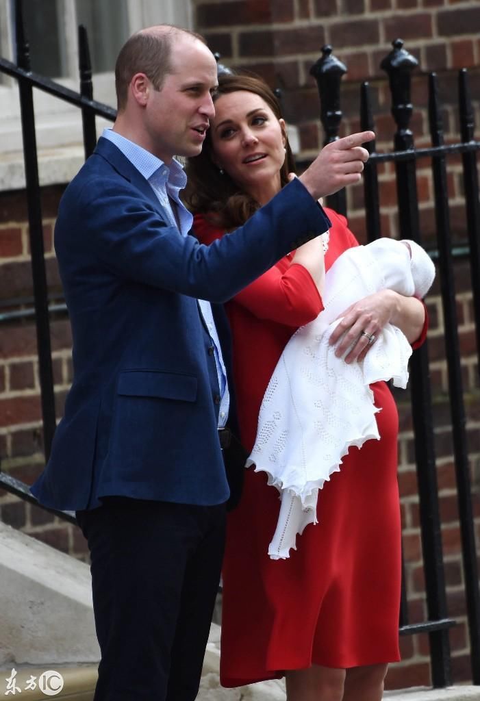 英国凯特王妃和威廉王子抱着小王子露面,"我和凯特要三思而行"