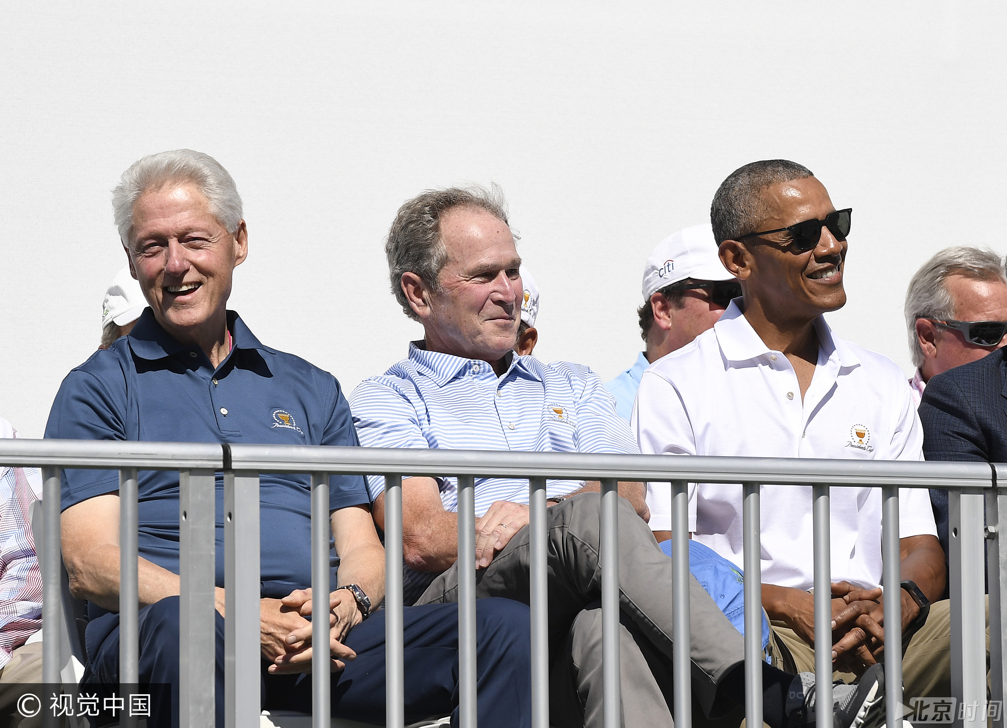 美国三位前总统观看总统杯比赛。图/视觉中国