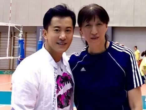 多次上央视春晚,与杨钰莹并称金童玉女,巅峰