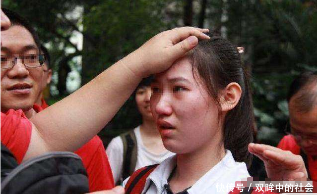 女孩高考考326分,母亲将成绩发网上求安慰,老