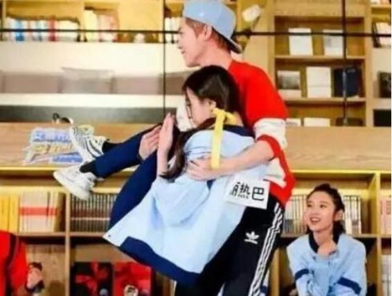 迪丽热巴公开表白,竟不是鹿晗!可听到他的名字