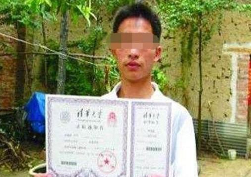 男子高考只考150分,得知原因后,学校将他破格