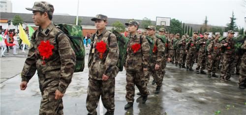 专科大学生和本科大学生当兵服役,其实待遇还