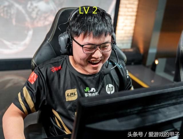 英雄联盟RNG:UZI已经解锁多少个成就了,还差