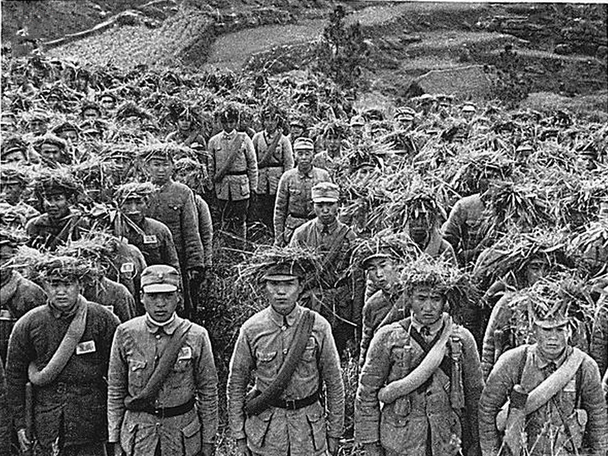 中国远征军第一次入缅作战，出动了3个军，除第5军是精锐以外，第6军，第66军除了1个新38师以外，都是战斗力很一般的师，有补充兵训练处组成的，也有别动队改编的。而且装备都很差，师属火炮只是一些81MM迫击炮。口粮全靠自己背，缺乏弹药，食品，被服等补给。