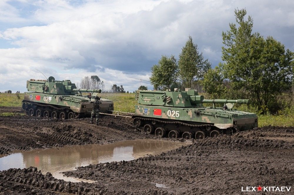 解放军战车在俄罗斯参加军演让多国士兵眼红