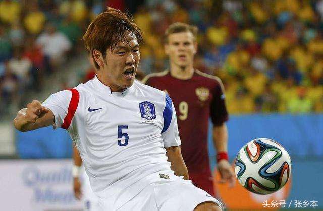 韩国对瑞典金英权屡屡救险表现力压孙兴慜,为