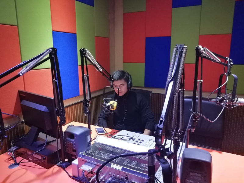 金建华参加“寻找京津冀最美慈善义工”节目录播 金建华参加“寻找京津冀最美慈善义工”节目录播