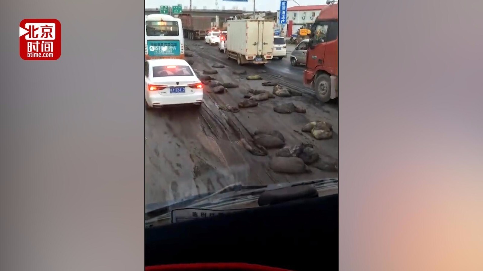 南昌大学化粪池“沉冤” 原是拉粪车遗撒熏坏学生 南昌大学化粪池“沉冤” 原是拉粪车遗撒熏坏学生