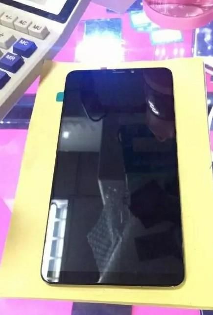 巨屏旗舰手机小米MAX3谍照曝光,于本月19日