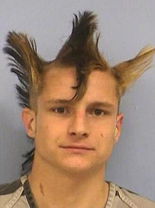 外媒盘点搞笑美国囚犯入狱照 造型奇葩表情各异