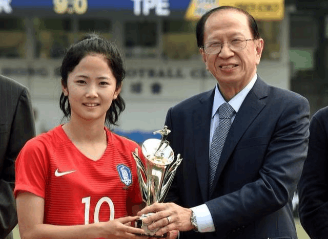 韩国女足10号球员李玟娥, 号称亚洲第一美女球