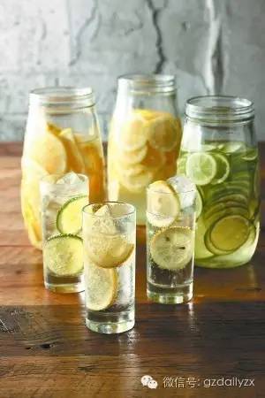 盛夏饮水,杯子问题不能忽视 盛夏饮水,杯子问题不能忽视
