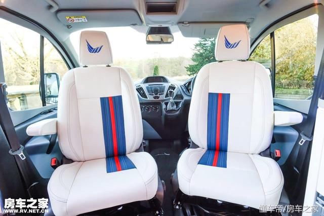 福特途睿欧升顶露营房车