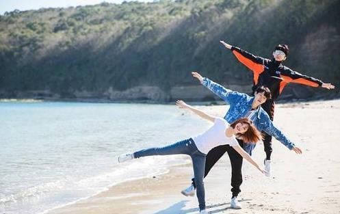 白敬亭谭松韵游戏对暗号,魏大勋狂吃醋!