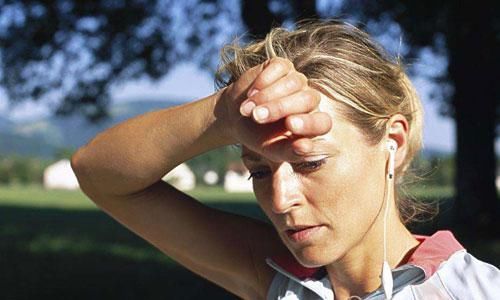 这些异常出汗信号是身体发出的无声警告