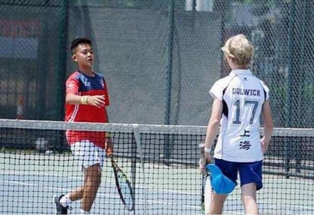 是那英,父亲曾是红极一时的运动员,今13岁长这