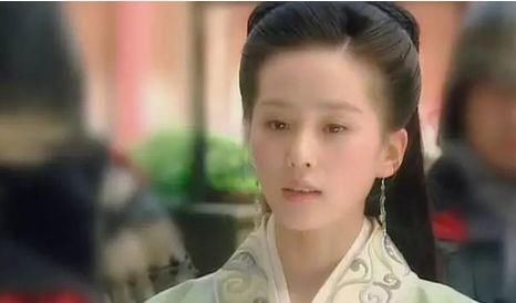 古装美人穿绿衣:赵丽颖清纯,杨颖唯美,直到看见