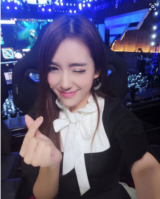 Rita生图被粉丝发现疑似恋爱 知名电竞经纪人郑斌帮辟谣(图6) Rita生图被粉丝发现疑似恋爱 知名电竞经纪人郑斌帮辟谣(图6)