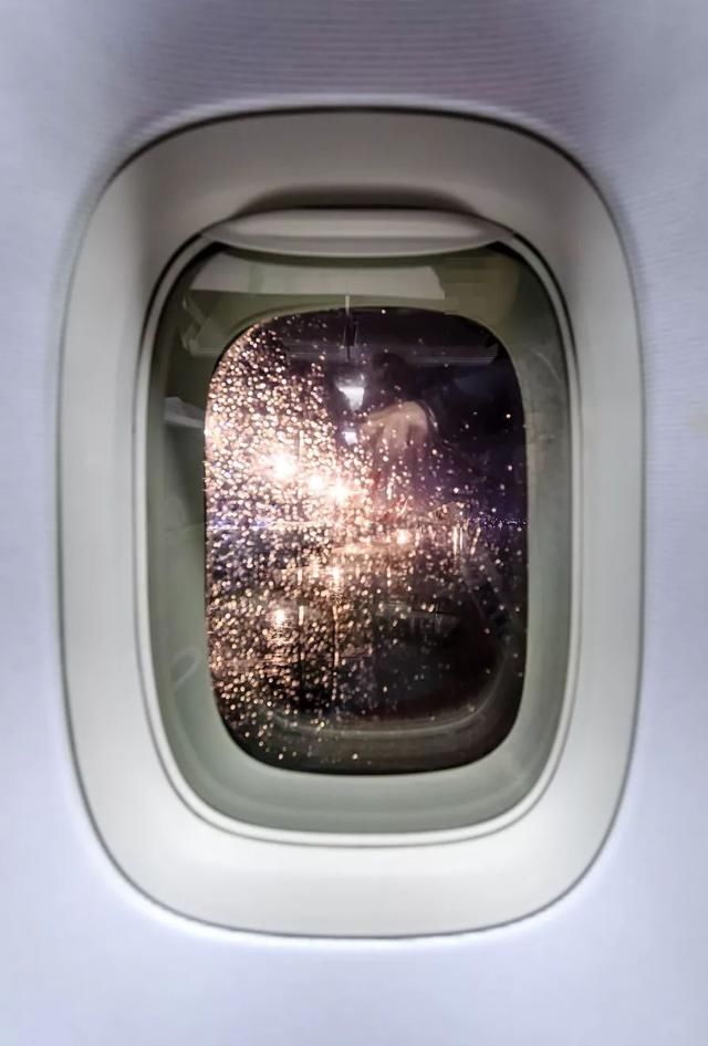 平壤飞往新加坡的中国专机,里面长啥样?