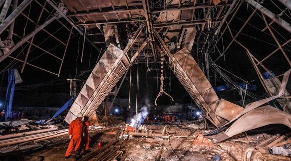 辽宁本溪铁矿爆炸致造成20人伤亡 炸药在井口爆炸