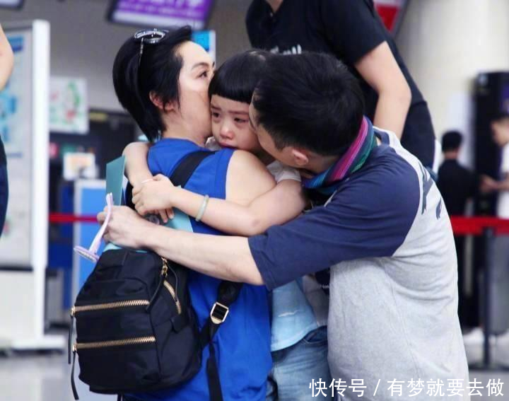 朱茵戚薇女儿同框, 一起参加综艺