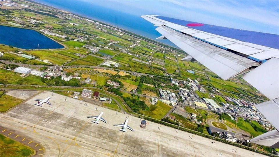 将东京成田国际机场旁边两座"钉子户"建筑强制拆除,使得成田机场的"最