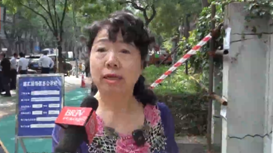 热线连你我 诉求马上办：墙体开裂并倾斜  街道出资救急！
