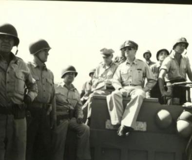 但是麦克阿瑟执意要完成自己的“伟大复仇”