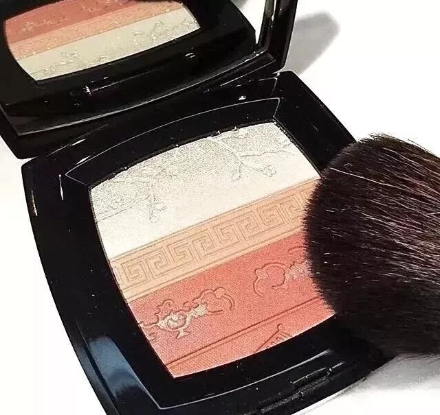 既然彩妆最近都爱走中国风,那么口红你选李清