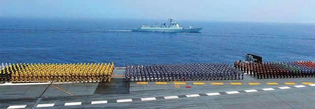 中国海军大阅兵最大看点:神秘大黑鱼首次公开