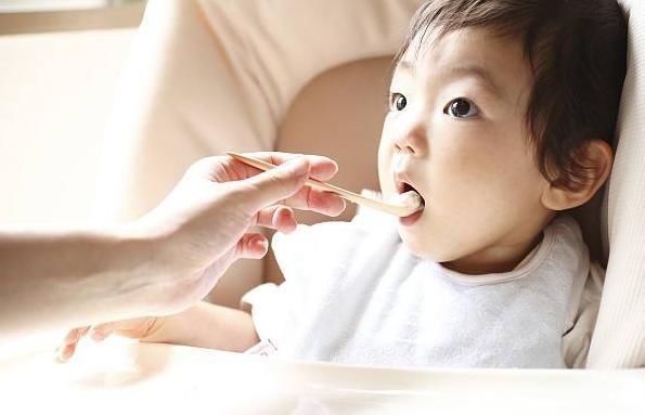 儿子3岁还不会说话,查明原因,母亲嚎啕大哭悔