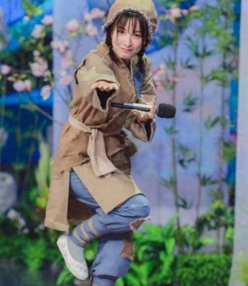 快乐大本营吴昕变吴乞儿唱流浪歌,何炅笑成表