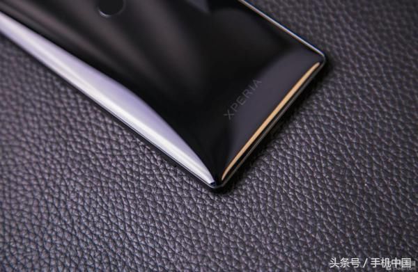 Xperia XZ2,一款新机看索尼的坚持和改变