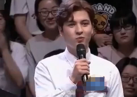 老外感受汉语威力,地狱级难度,小哥彻底蒙圈:脑