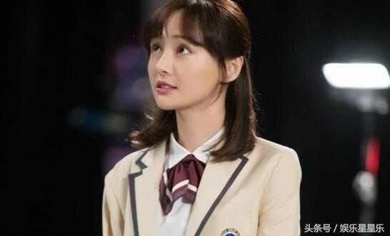 为什么把明星的地位捧得这么高?有的身价上亿