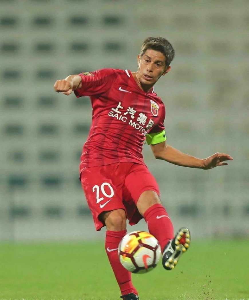 为国足报仇!上港热身赛6球痛击西亚球队 孔卡