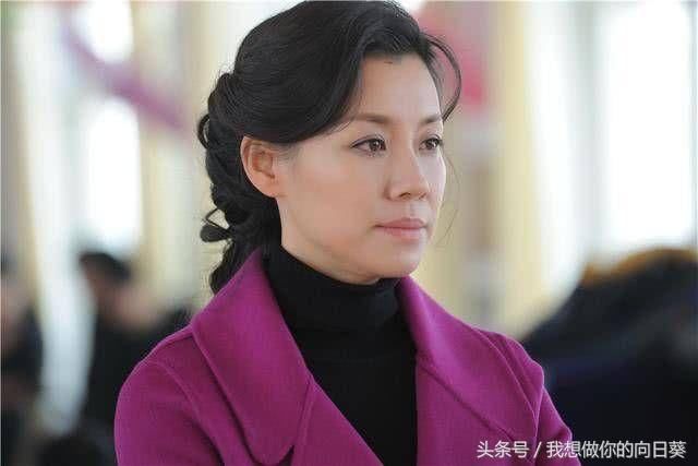 曾经是"北影校花"的她现在无戏可演,大她23岁的男友宠她似公主