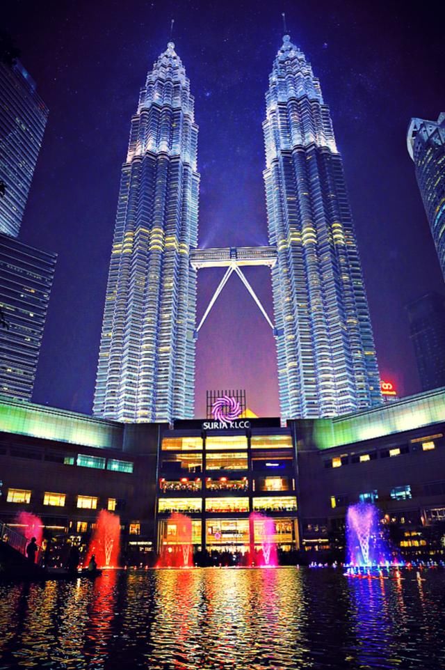 马来西亚的机场警卫对待中国游客态度很恶劣!