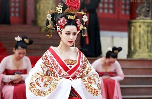 古装电视剧额头戴花最美女明星是谁 她美过杨幂赵丽颖