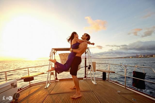 女命伤官多,不娼则淫,这几日出生的人配偶易出