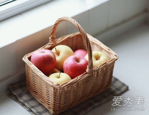 苹果煮着吃有什么好处 牛奶煮苹果的功效与作用